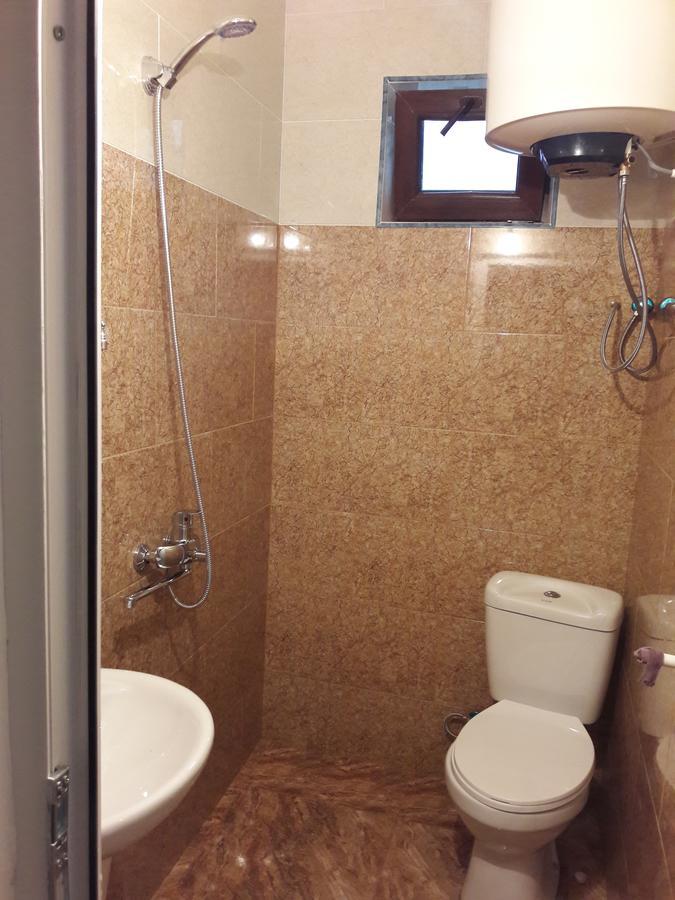 מסטיה Guest House Adelina מראה חיצוני תמונה